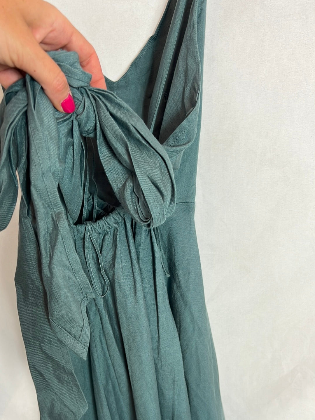 OYSHO. Blue linen dress with open back. TS