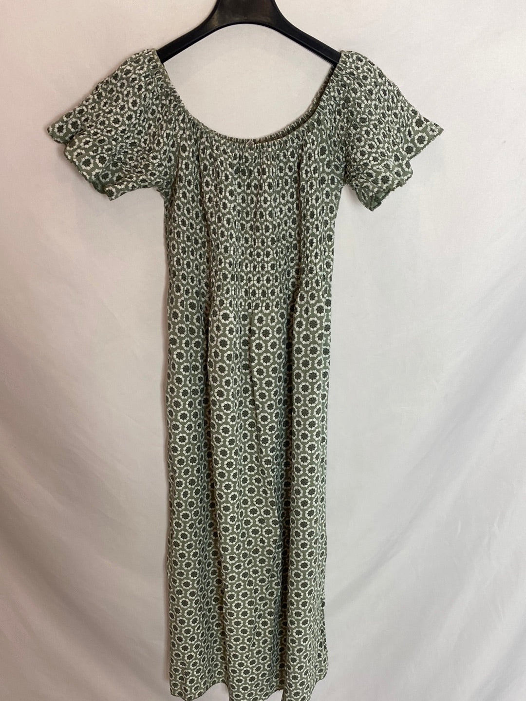 NEW COLLECTION. Vestido fluido flores. T.L