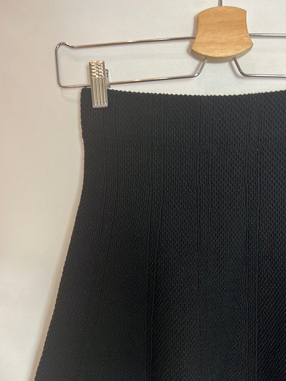 ZARA, Black textured skirt T.xs