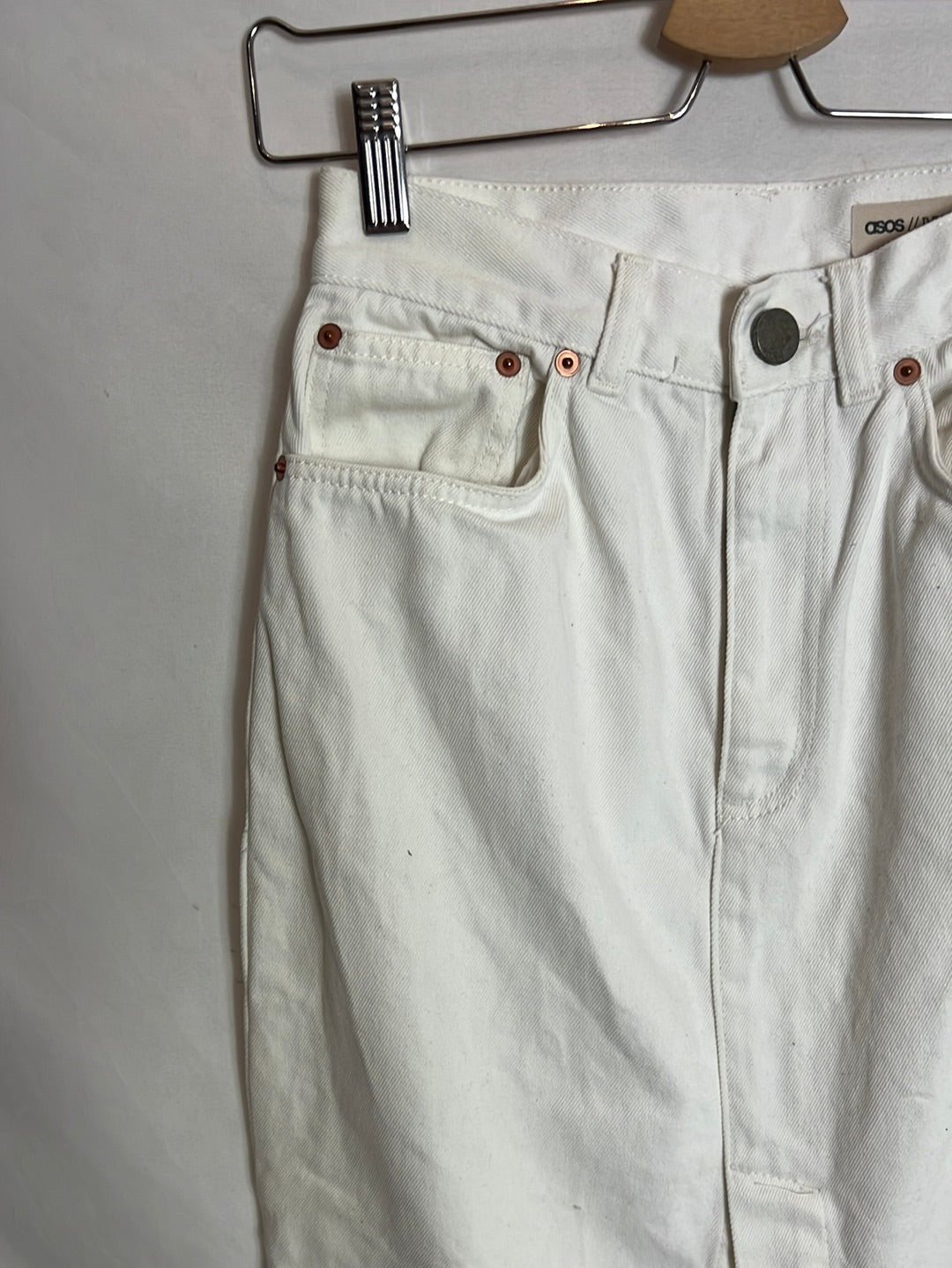 ASOS. Falda midi denim blanco. T 8 (36)