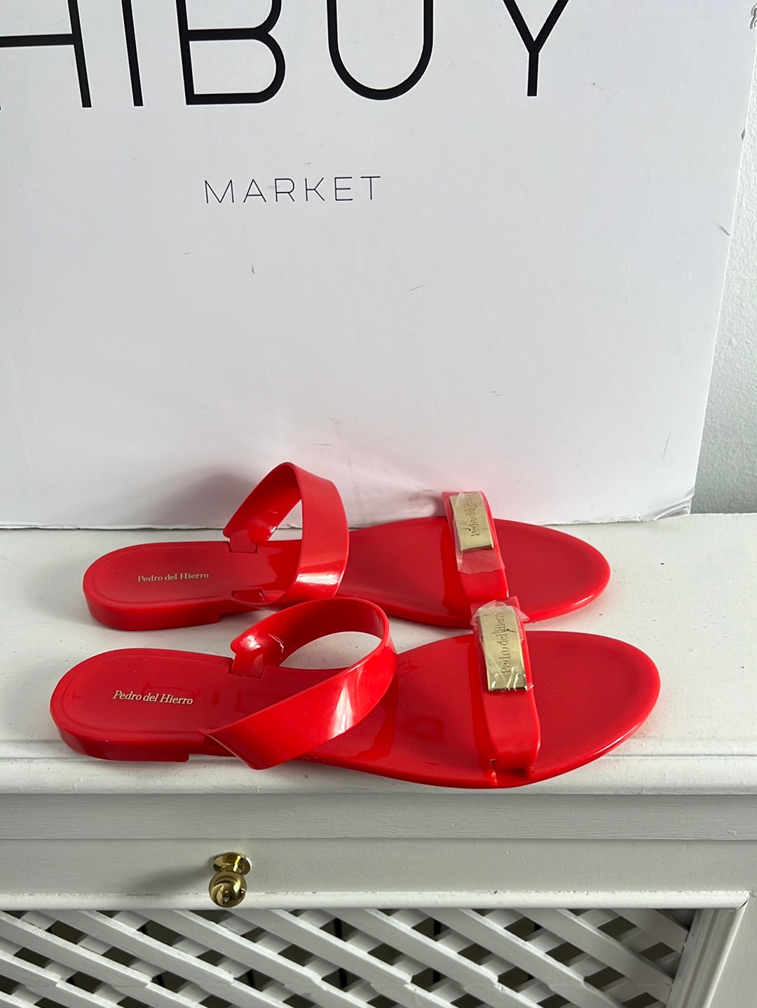 PEDRO DEL HIERRO. Sandalia plana goma roja. T L (40/41)