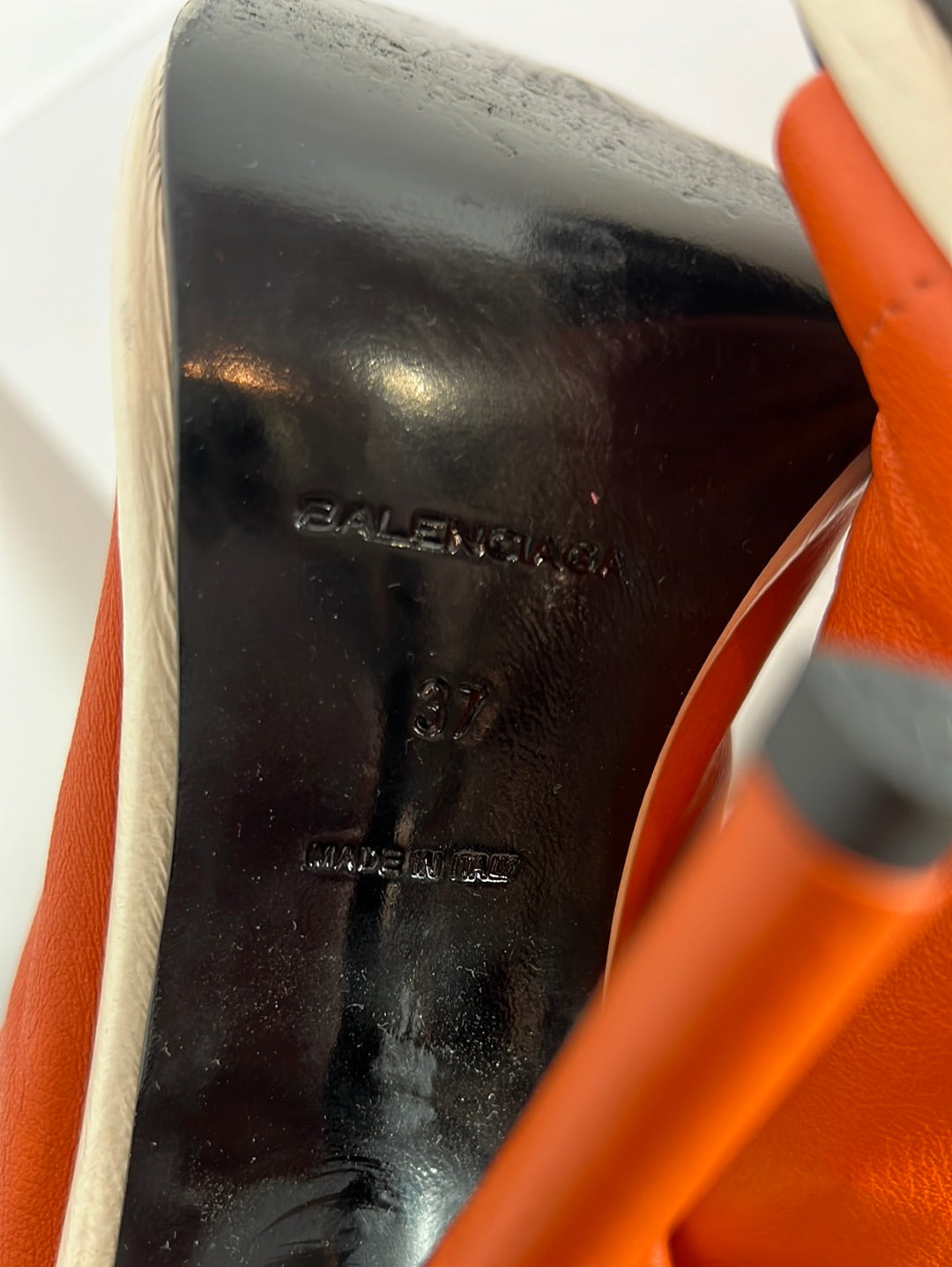 BALENCIAGA. Sandalias piel naranjas. T 37