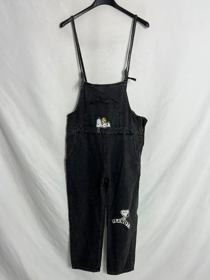 ZARA. Peto denim negro snoopy. T 11-12 años  (XS)
