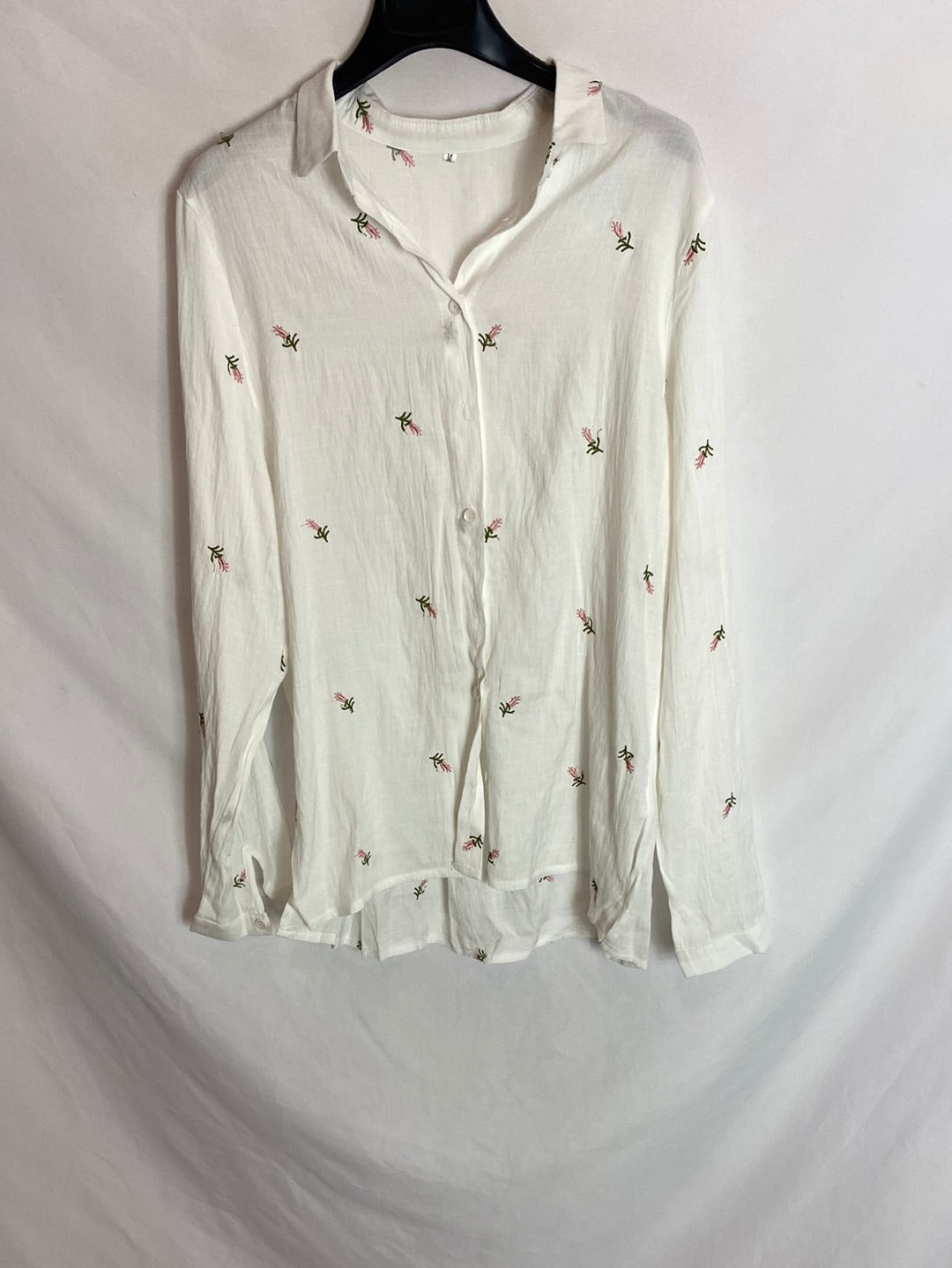 OTRAS. Camisa botones detalles flores. T.M