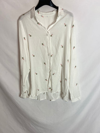 OTRAS. Camisa botones detalles flores. T.M