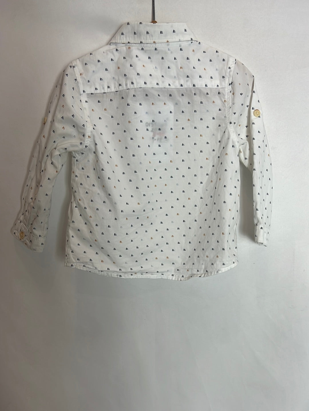 ZARA. Boat-shaped shirt with bow tie. Size 12-18 months 
