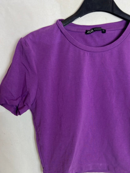 ZARA. Camiseta crop morada T.s