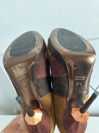 MIU MIU. Tazones peeptoes marrones detalle tacón. T 37,5