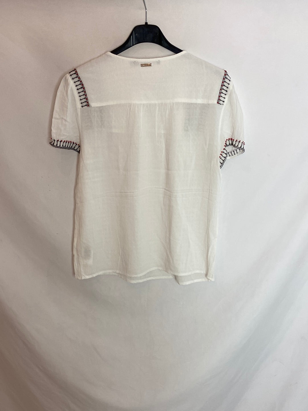 TINTORETTO. Blusa blanca bordada T.40