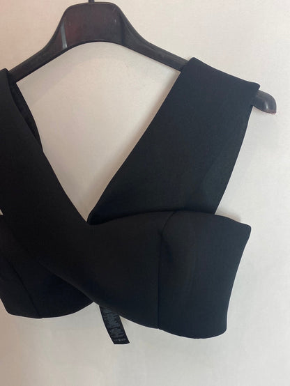 ASOS. Crop top negro cruzadop. T.XS