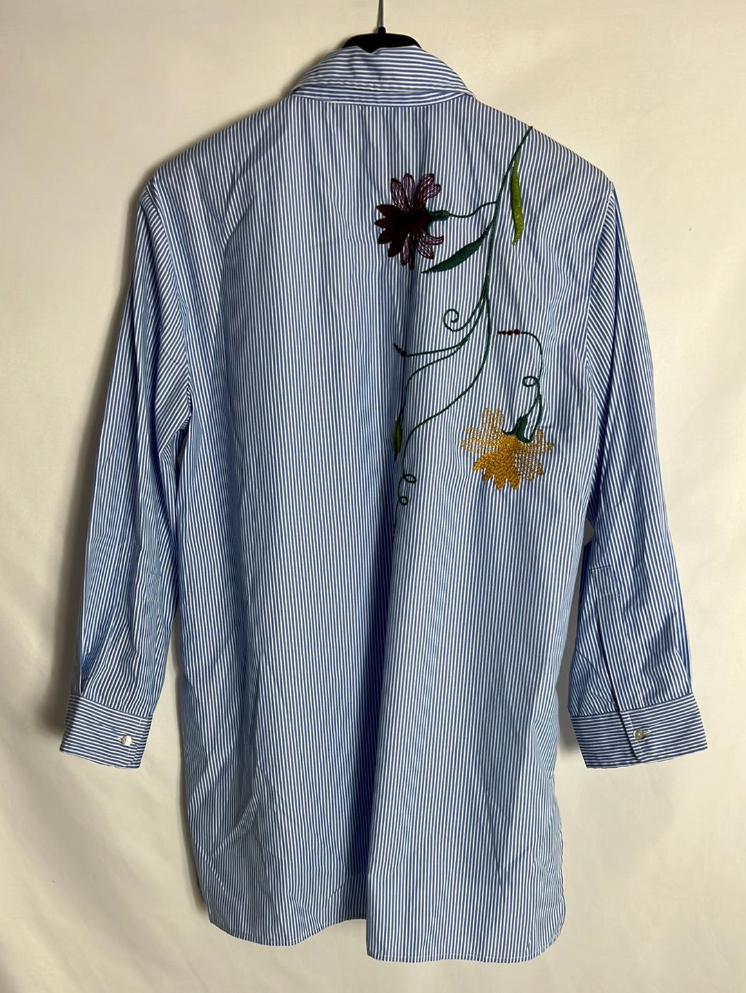 ZARA. Blusa larga rayas bordados. T S