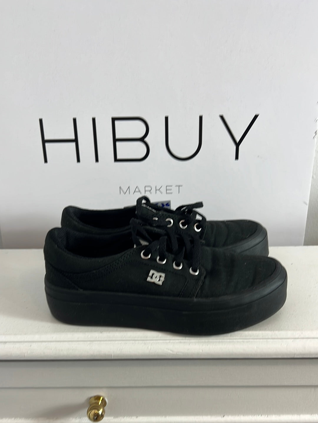 DC. Zapatillas clásicas negras. T 36