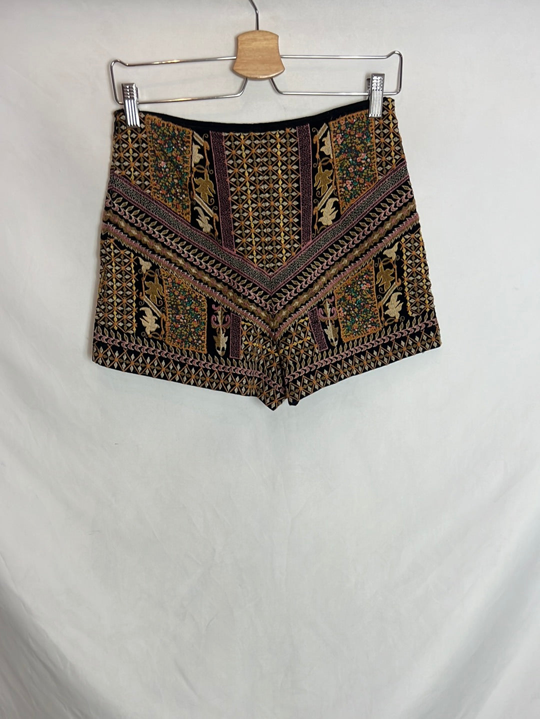 ZARA.Shorts bordados T.S