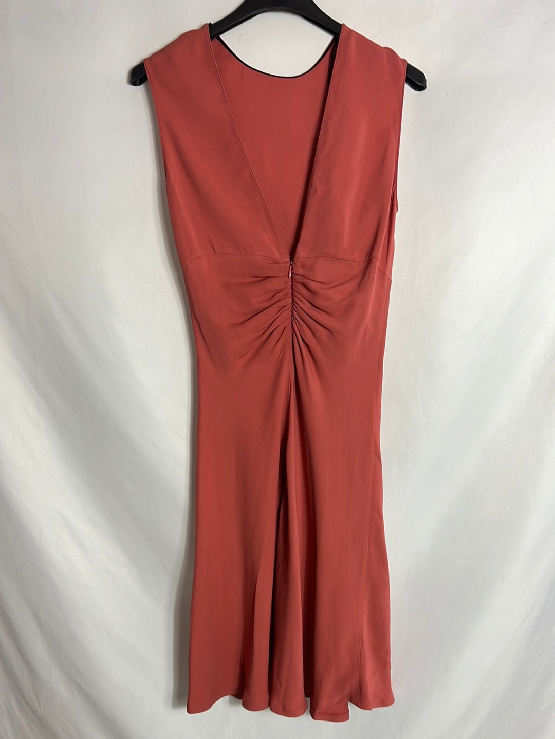 ZARA. Vestido color salmón escote espalda. T M