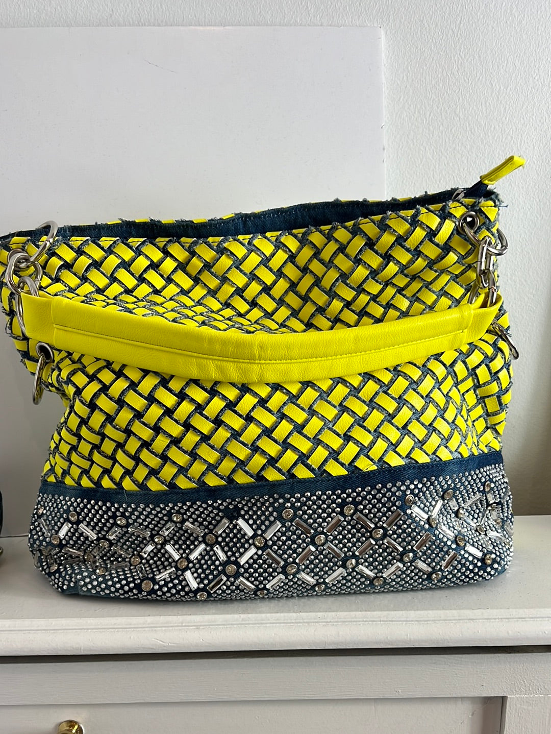 SHIMO SHIMO. Yellow shopping bag