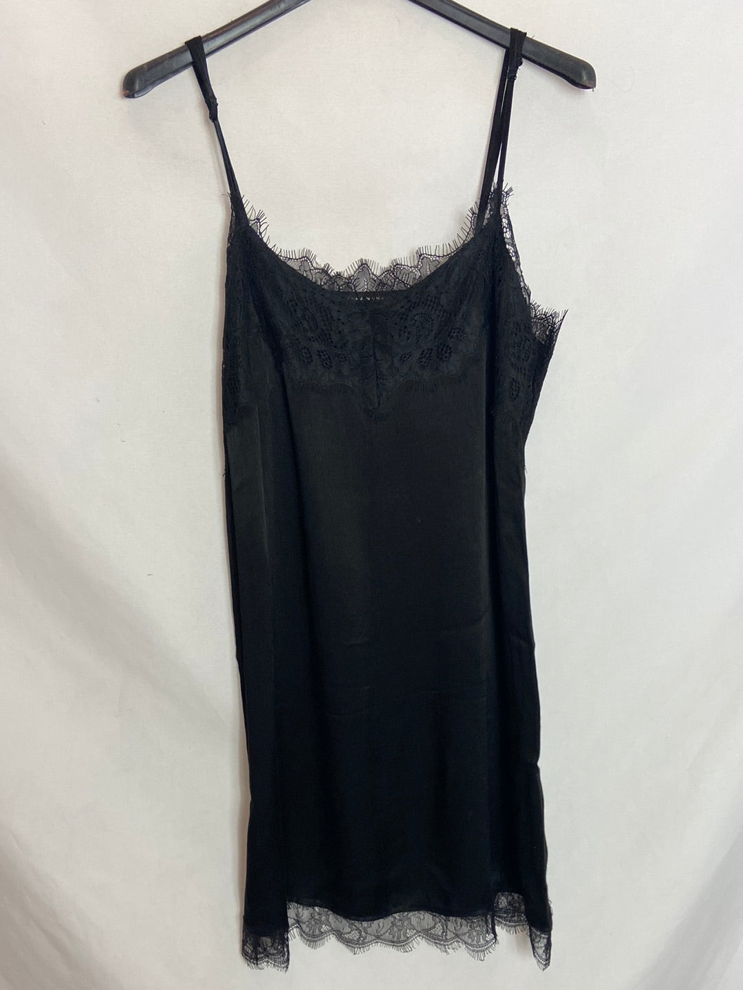 ZARA. Vestido lencero satinado. T.XS
