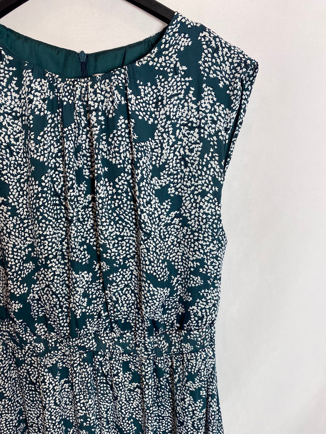 MANGO. vestido midi verde. T.S