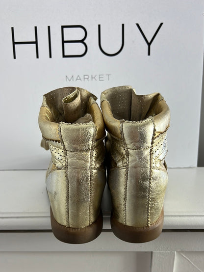 ISABEL MARANT. Deportivas doradas plataforma interior. T 40