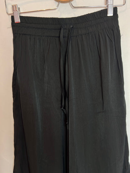 TRK. Pantalón negro fluido T.m