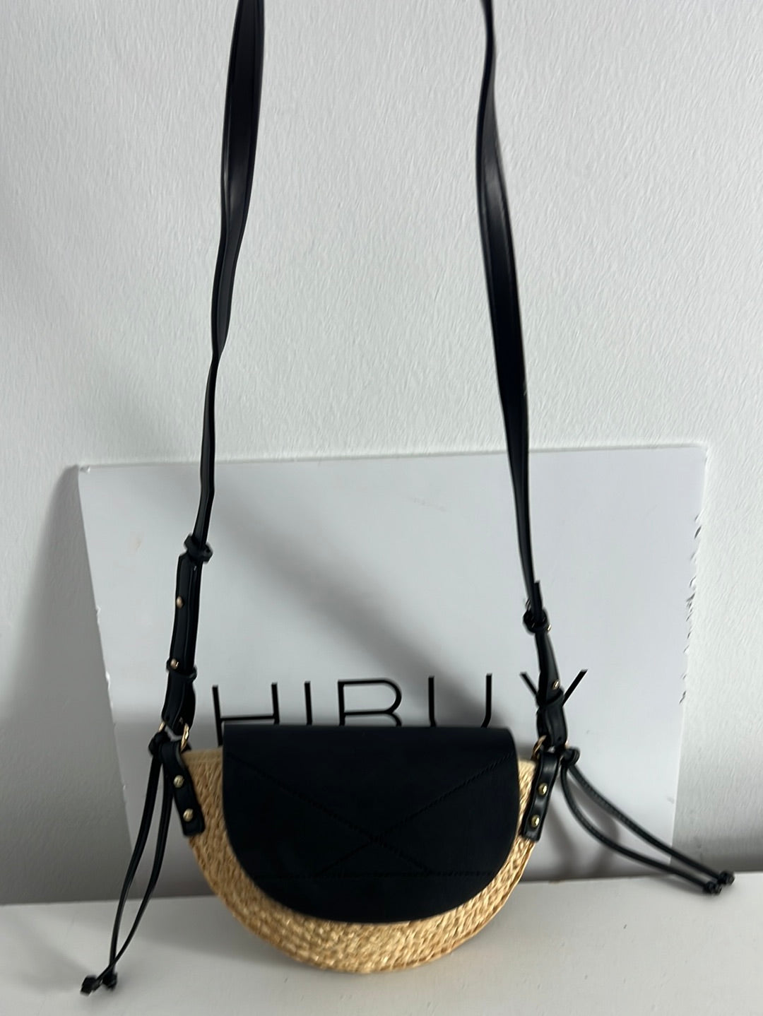 MANGO. Bolso rafia asa larga