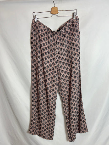 H&amp;M. Printed wide-leg flowing trousers. Size 46