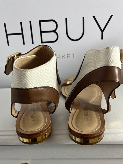 EMILIO PUCCI. Sandalia plana hebillas. T 37