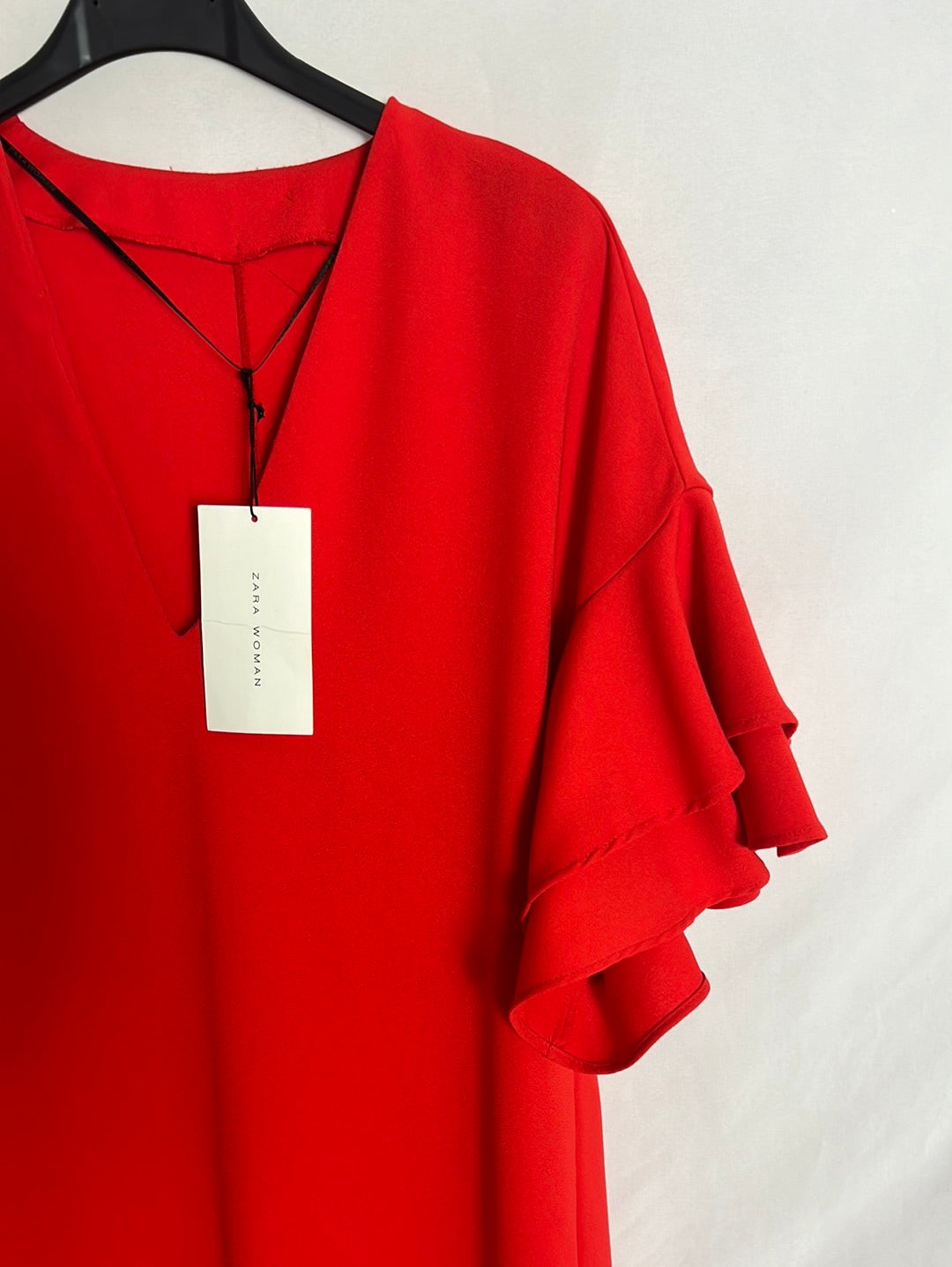 ZARA. Short red dress with ruffled sleeves. TL – Hibuy market ZARA. Short red dress with ruffled sleeves. TL – Hibuy market