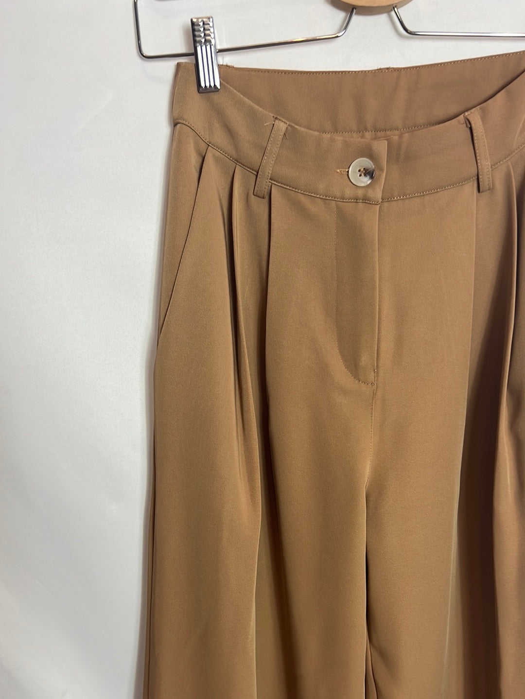 OTHERS. Beige wide-leg flowing trousers. TS