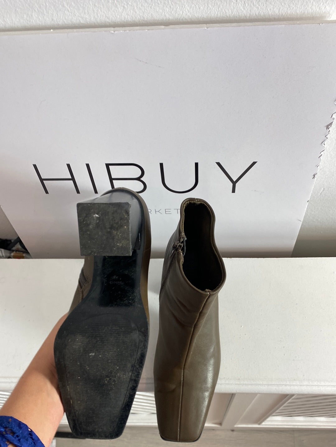 MANGO. Botines polipiel verdes oscuros. T.38