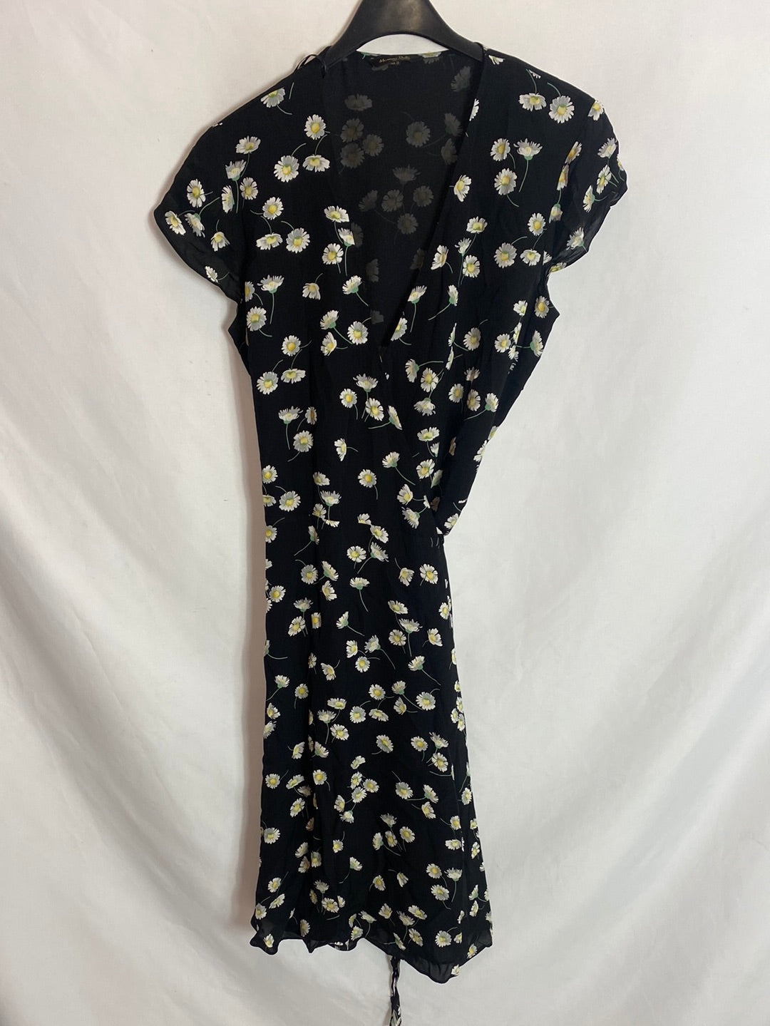 MASSIMO DUTTI. Sleeveless wrap dress, size 38