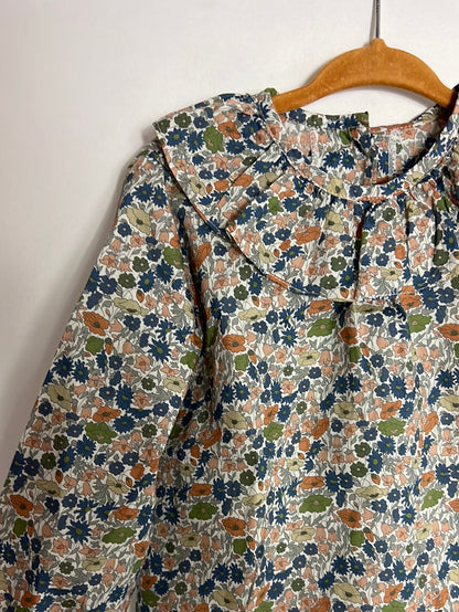 REGINA FOR KIDS. Blusa flores mini tonos azules y marrones. T 3 años