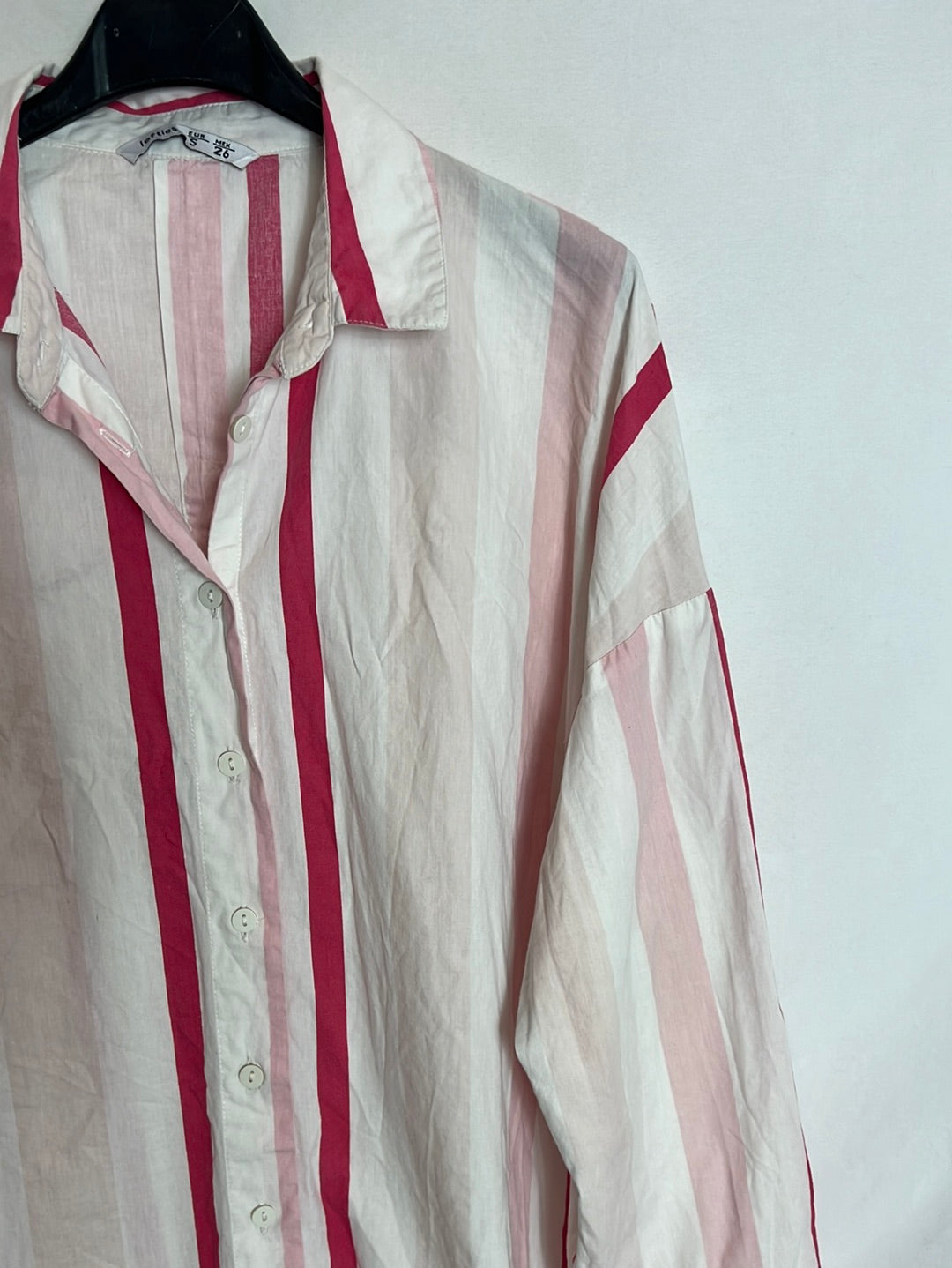 LEFTIES. Blusa blanca  rayas rosas. T S