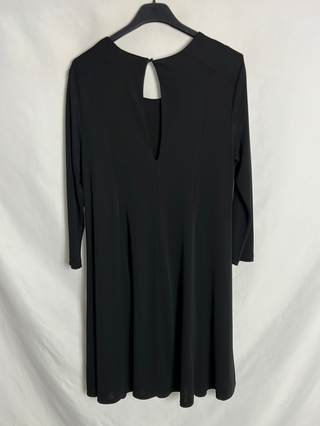 BERSHKA. Short flowing black dress. TL
