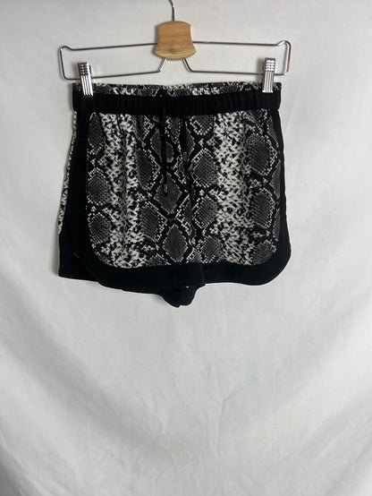 SANDRO. Shorts seda animal print. T 1 (S)