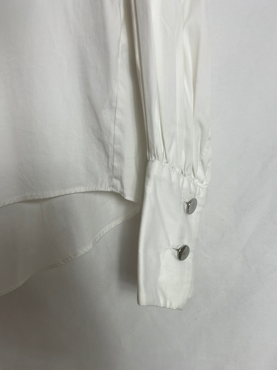 ZARA. Blusa blanca cuello perkins. T S