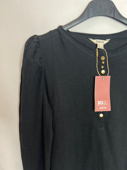 SLOWLOVE. Black puff-shoulder top. TS