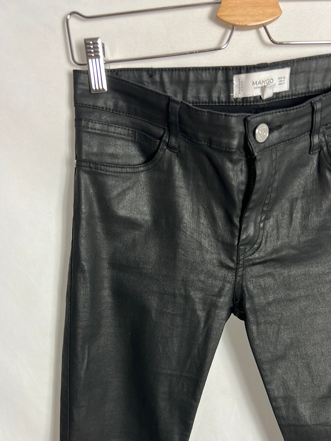 MANGO. Waxed skinny pants. Size 38