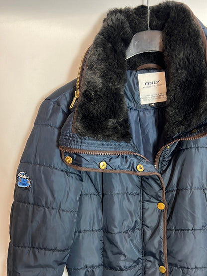 ONLY. Plumas azul cuello T.m