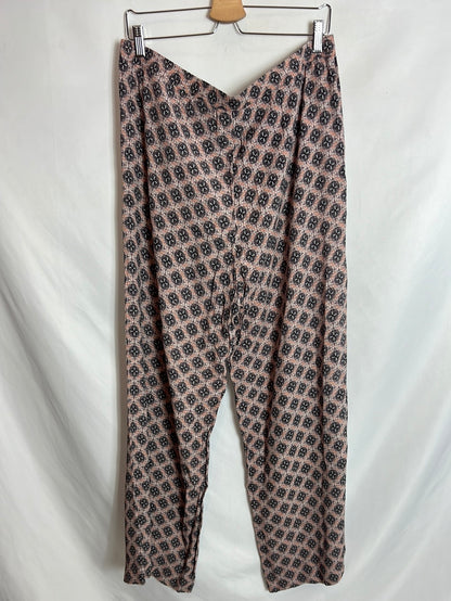 H&amp;M. Printed wide-leg flowing trousers. Size 46