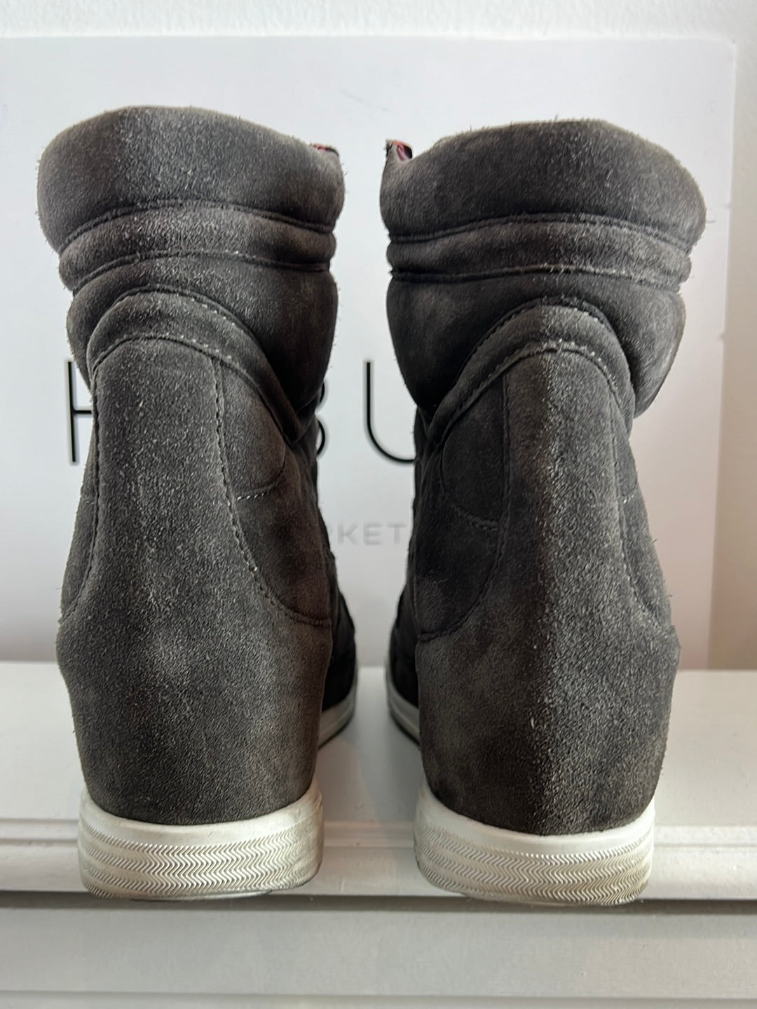 MARC JACOBS. Botines deportivos cuña interior. T 40