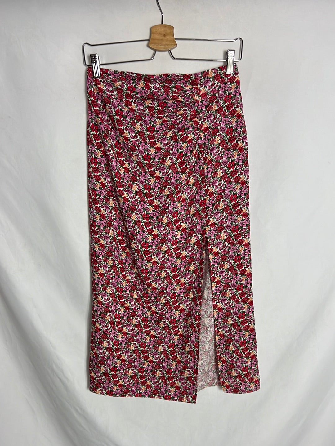 PRIMARK. Flower printed midi skirt. T.S.