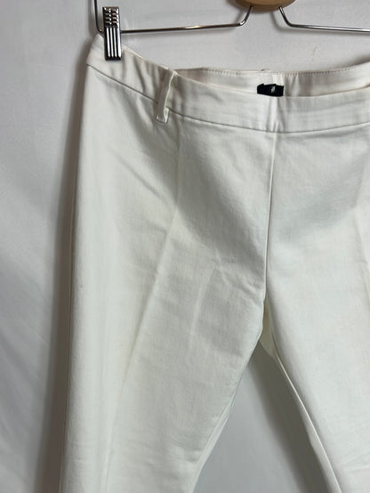 H&M. Pantalones blancos pinzas cropped. T 46