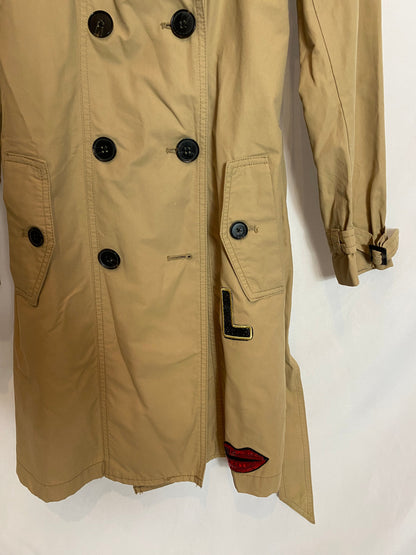 GAP. gabardina beige con parches  T.s