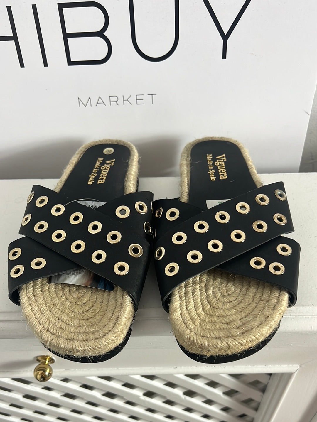 VIGUERA. Alpargata negra tachuelas .38