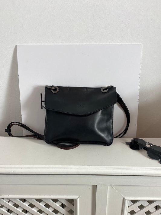 OTRAS. Bandolera negro piel