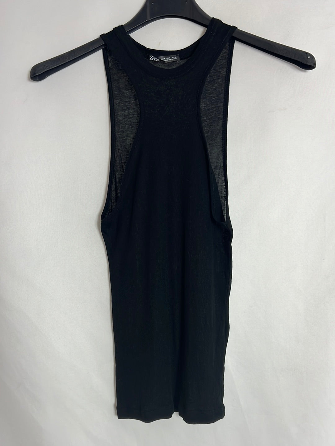 ZARA. Top negro tirantes cuello halter. T S