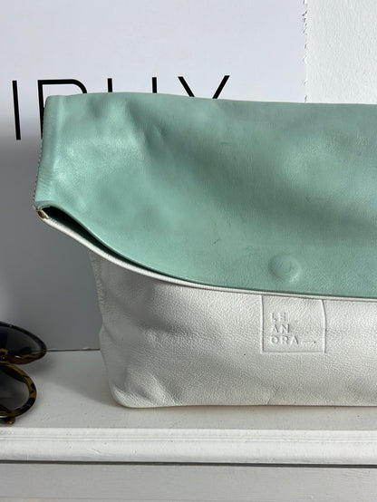 LEANDRA. Tricolor leather handbag