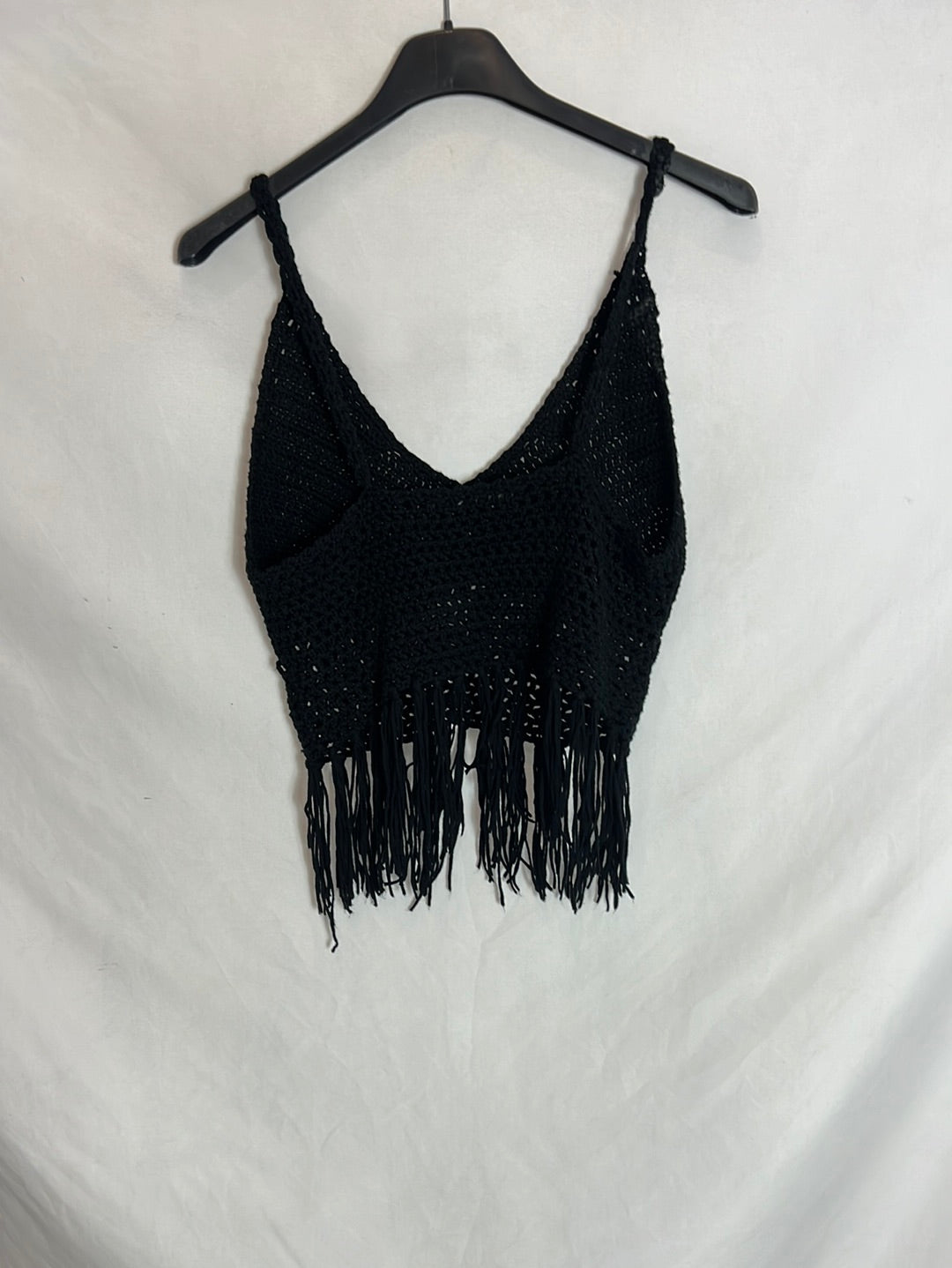 BIK BOK.  Crop top negro crochet. T S