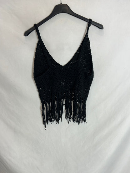 BIK BOK.  Crop top negro crochet. T S