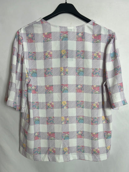 BABYLON. Total look: Vintage-style printed blouse and pants. TM 